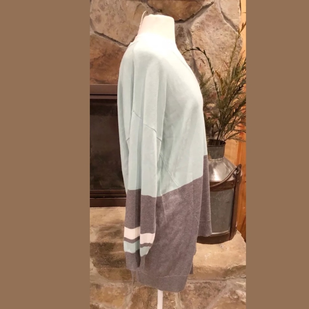 SOLD! Vince Camuto Sweater XL Asymmetrical V-Neck - Picture 2 of 6